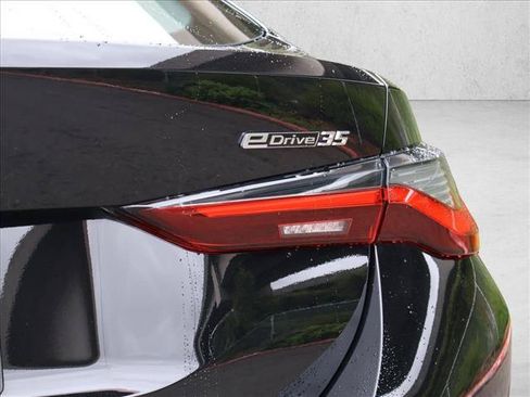 Used 2023 BMW i4 eDrive35 w/ Premium Package RWD image 8