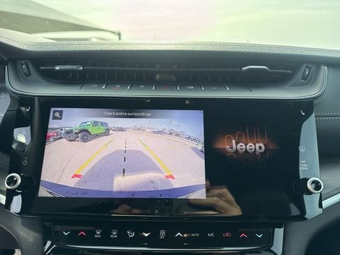 New 2026 Jeep Grand Cherokee L Limited image 17