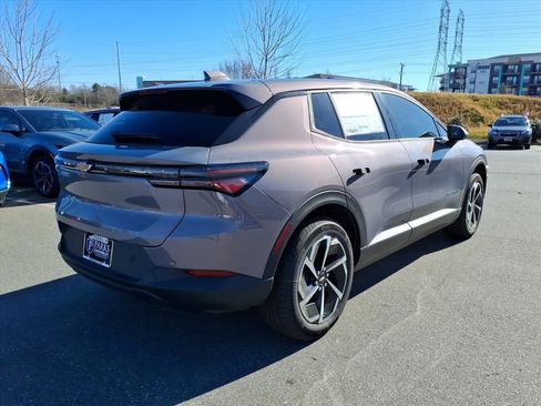 New 2026 Chevrolet Equinox EV LT image 25