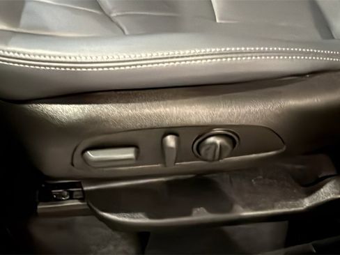 Used 2023 Buick Enclave Essence w/ Sound and Sites Package image 26