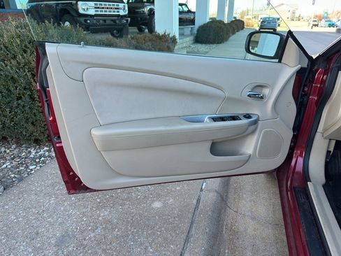 Used 2011 Chrysler 200 Touring w/ Cold Weather Group image 10