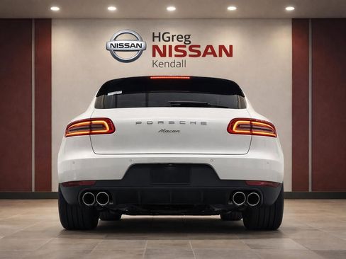 Used 2018 Porsche Macan image 6