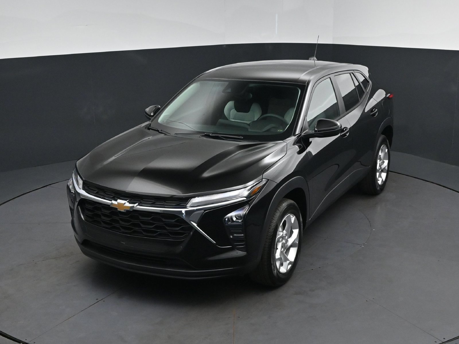 New 2026 Chevrolet Trax LS w/ LS Convenience Package FWD image 30