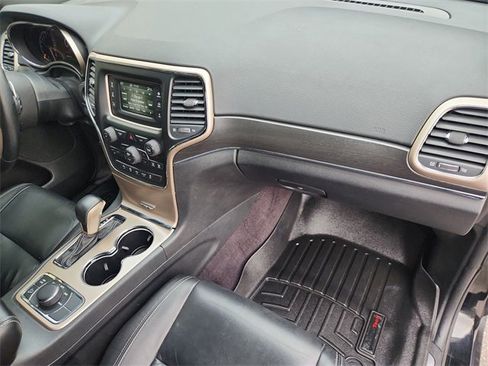 Used 2017 Jeep Grand Cherokee Limited image 27