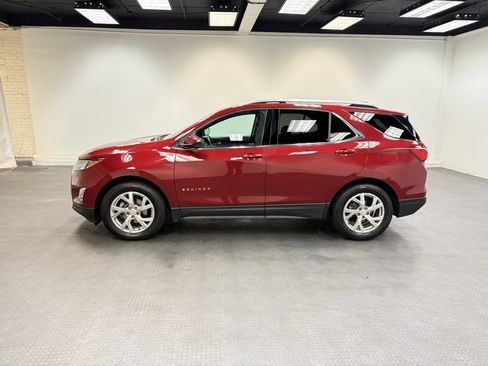 Used 2020 Chevrolet Equinox LT image 2