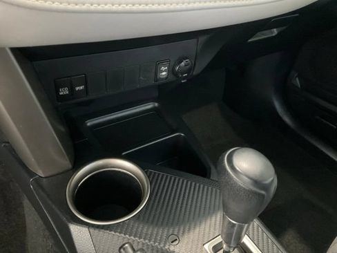 Used 2015 Toyota RAV4 XLE FWD image 13
