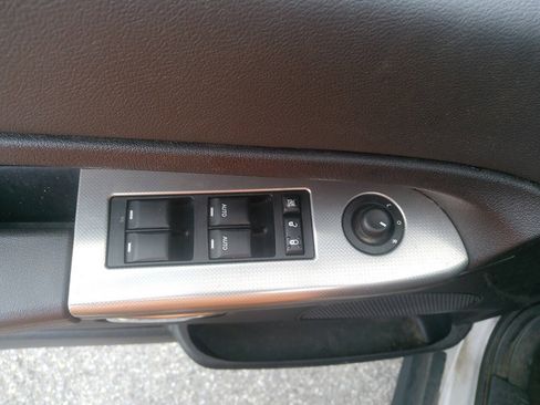 Used 2010 Jeep Grand Cherokee Laredo AWD/4WD image 24