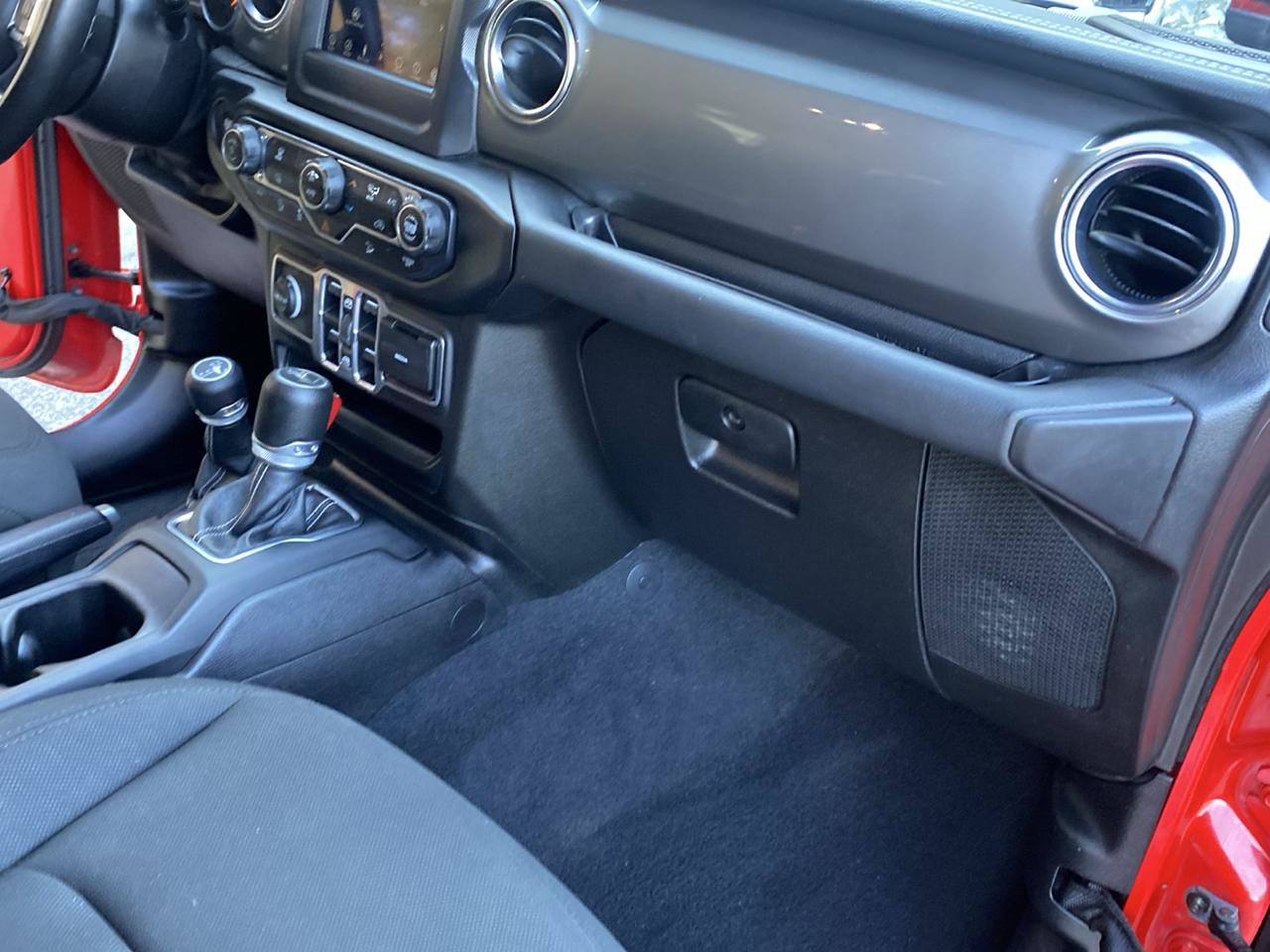 Used 2020 Jeep Wrangler Unlimited Sahara AWD/4WD image 22