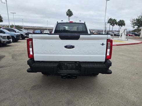 Used 2023 Ford F250 XL w/ FX4 Off-Road Package image 4