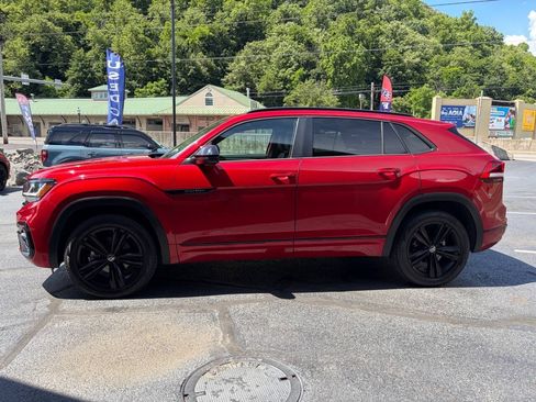 Used 2022 Volkswagen Atlas Cross Sport SEL R-Line AWD/4WD image 7