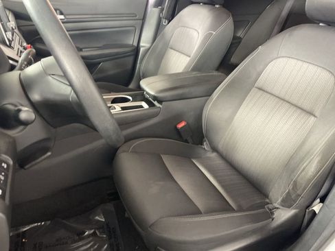 Used 2024 Nissan Altima 2.5 SV image 19