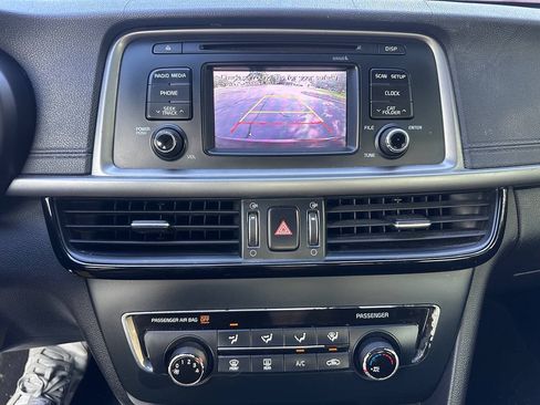Used 2016 Kia Optima LX w/ Option Group 014 FWD image 17