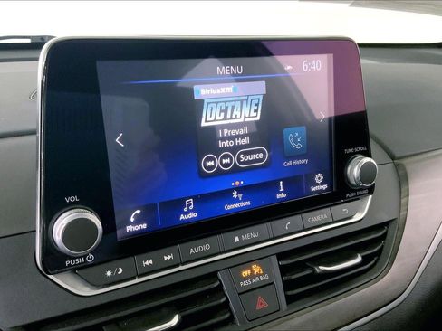 Used 2025 Nissan Altima 2.5 SV image 6