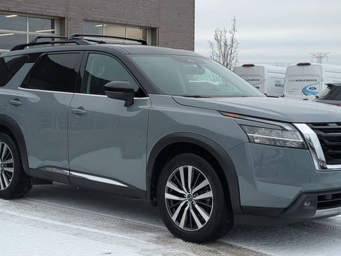 Used 2022 Nissan Pathfinder Platinum w/ Cargo Package image 9