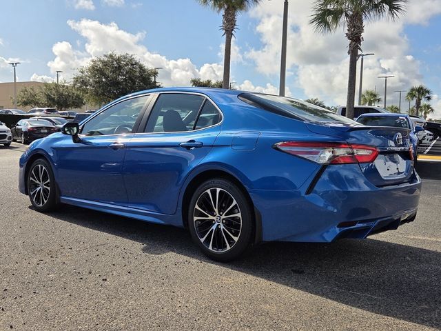 Used 2018 Toyota Camry SE w/ Moonroof Package FWD image 5