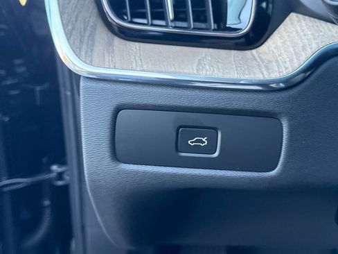 New 2026 Volvo XC60 B5 Ultra w/ Climate Package image 30