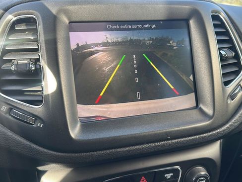 Used 2018 Jeep Compass Trailhawk w/ Cold Weather Group image 14