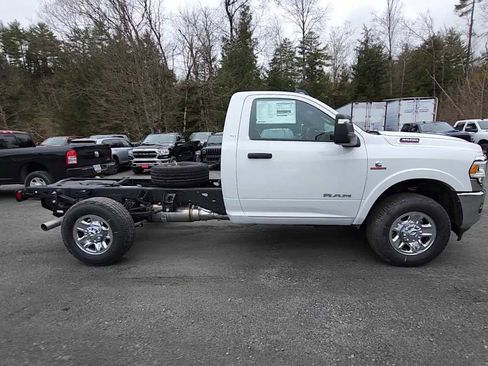 New 2024 RAM 3500 SLT w/ Quick Order Package 2YG SLT image 9