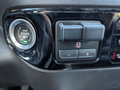 Used 2024 Chevrolet Silverado 3500 High Country w/ Technology Package image 19