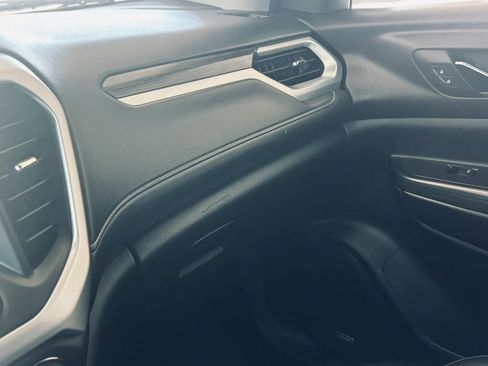 Used 2019 GMC Acadia SLT w/ LPO, Floor Liner Package AWD/4WD image 32