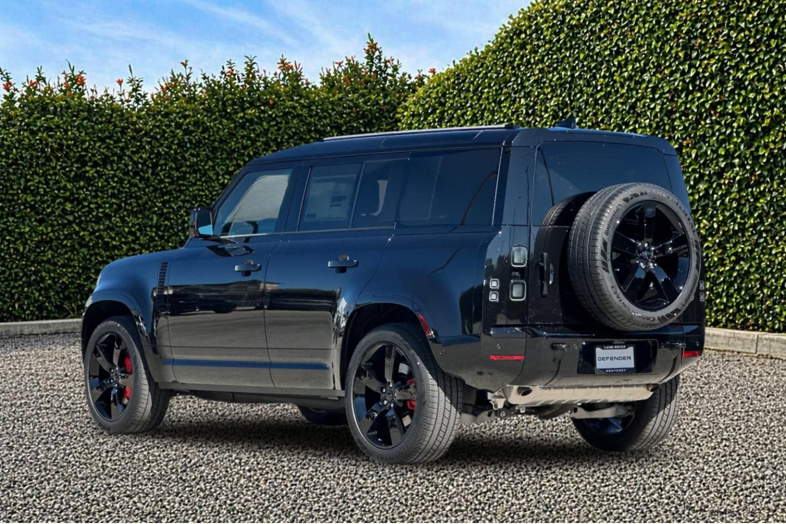 New 2026 Land Rover Defender 110 X-Dynamic SE AWD/4WD image 4