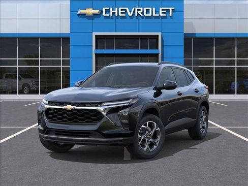 New 2025 Chevrolet Trax LT w/ Sunroof Package image 6