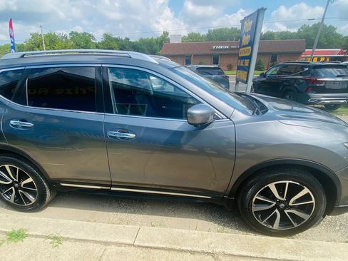 Used 2018 Nissan Rogue SL w/ Premium Package AWD/4WD image 6