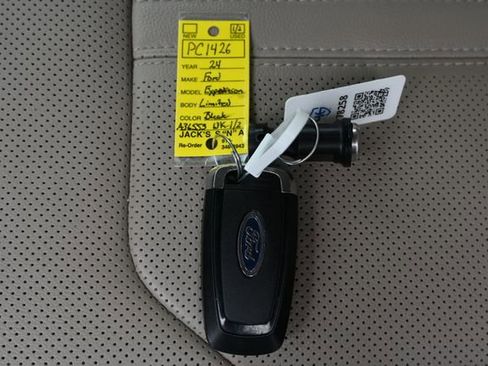 Used 2024 Ford Expedition Limited image 29