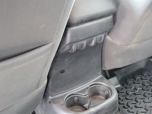 Used 2011 Jeep Wrangler Unlimited Sahara w/ Connectivity Group AWD/4WD image 20