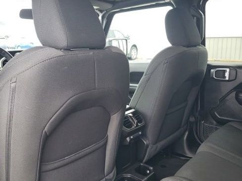 Used 2021 Jeep Gladiator Sport image 18