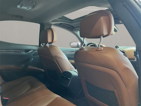 Used 2018 Maserati Ghibli image 17