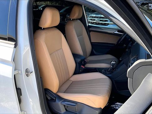 Certified 2023 Volkswagen Tiguan SE R-Line image 7