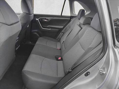 Used 2024 Toyota RAV4 XLE AWD/4WD image 17