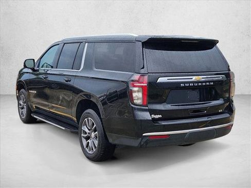 Used 2023 Chevrolet Suburban LT w/ LT Signature Plus Package RWD image 7