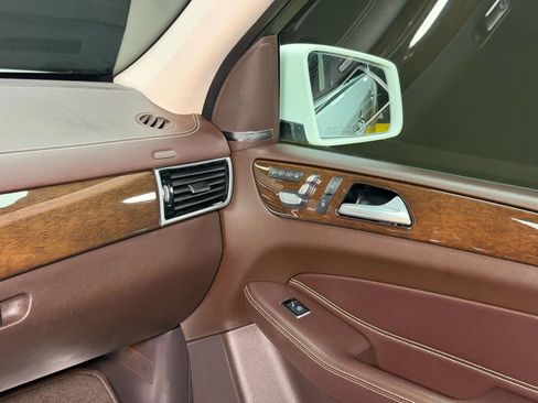 Used 2017 Mercedes-Benz GLS 450 4MATIC image 29