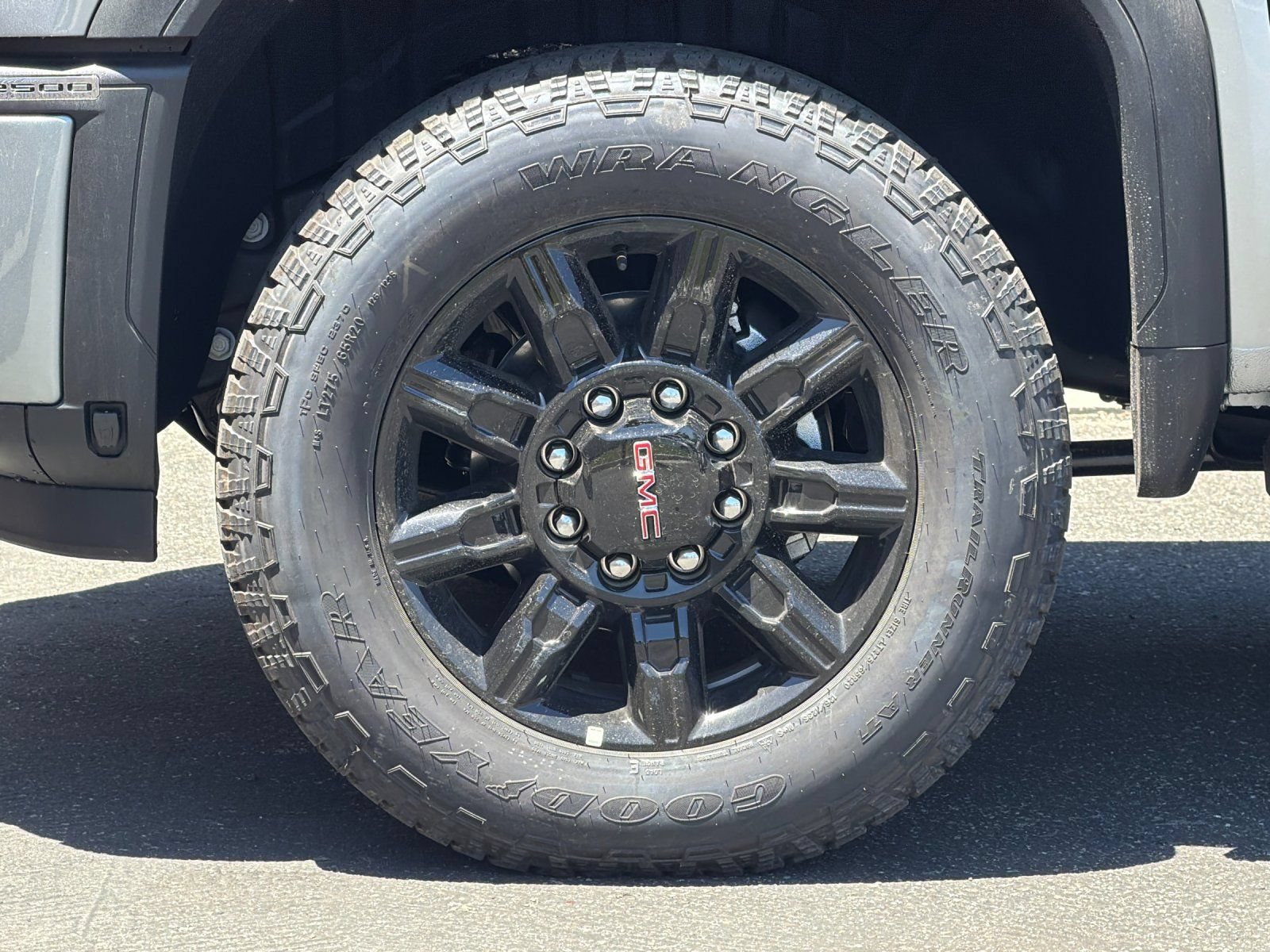 New 2026 GMC Sierra 2500 AT4 w/ AT4 Premium Plus Package AWD/4WD image 24