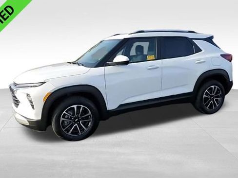 Certified 2025 Chevrolet TrailBlazer LT w/ Convenience Package image 5