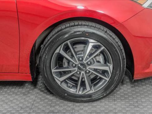 Used 2024 Kia Forte LXS FWD image 27
