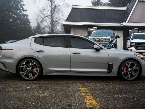 Used 2020 Kia Stinger GT2 image 16