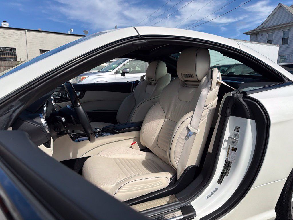Used 2015 Mercedes-Benz SL 550 image 20