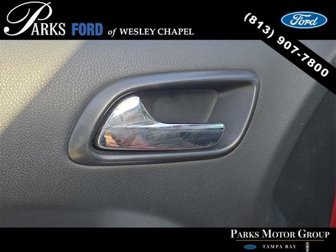 Used 2018 Dodge Journey SE image 18