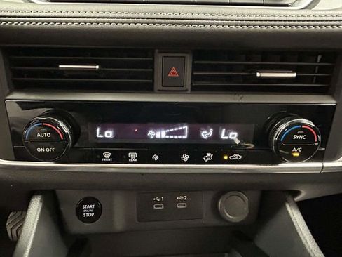 Used 2024 Nissan Rogue SV image 20