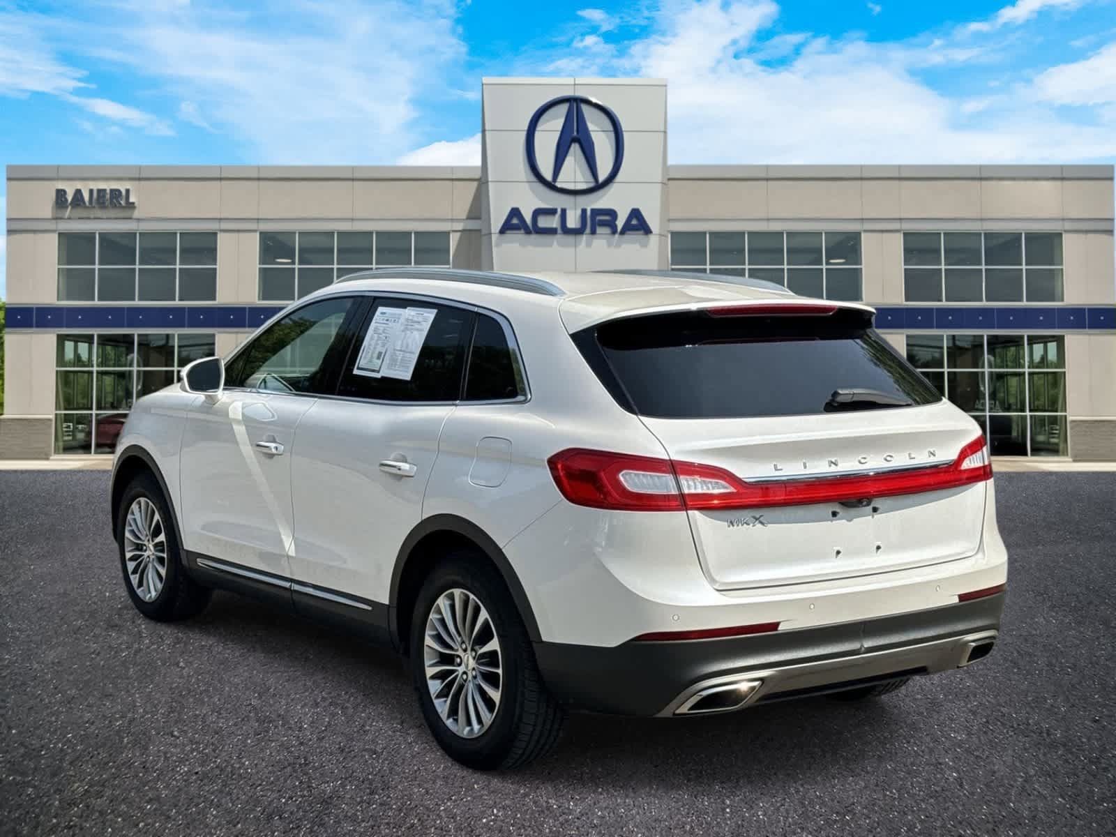 Used 2016 Lincoln MKX Select w/ Select Plus Package FWD image 3