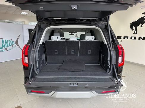 Certified 2025 Ford Expedition Platinum w/ Driver's Package AWD/4WD image 12