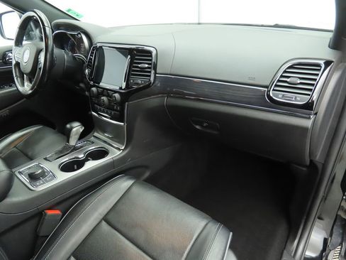 Used 2020 Jeep Grand Cherokee Overland image 17
