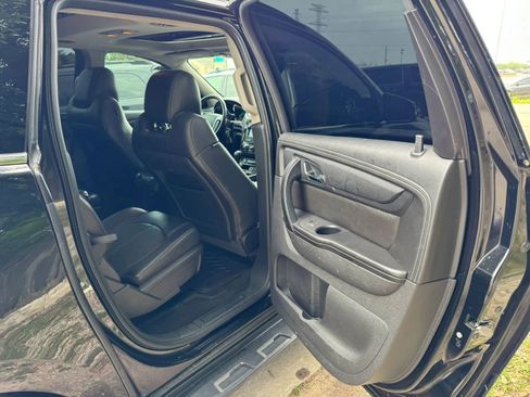 Used 2017 Chevrolet Traverse LT FWD image 20