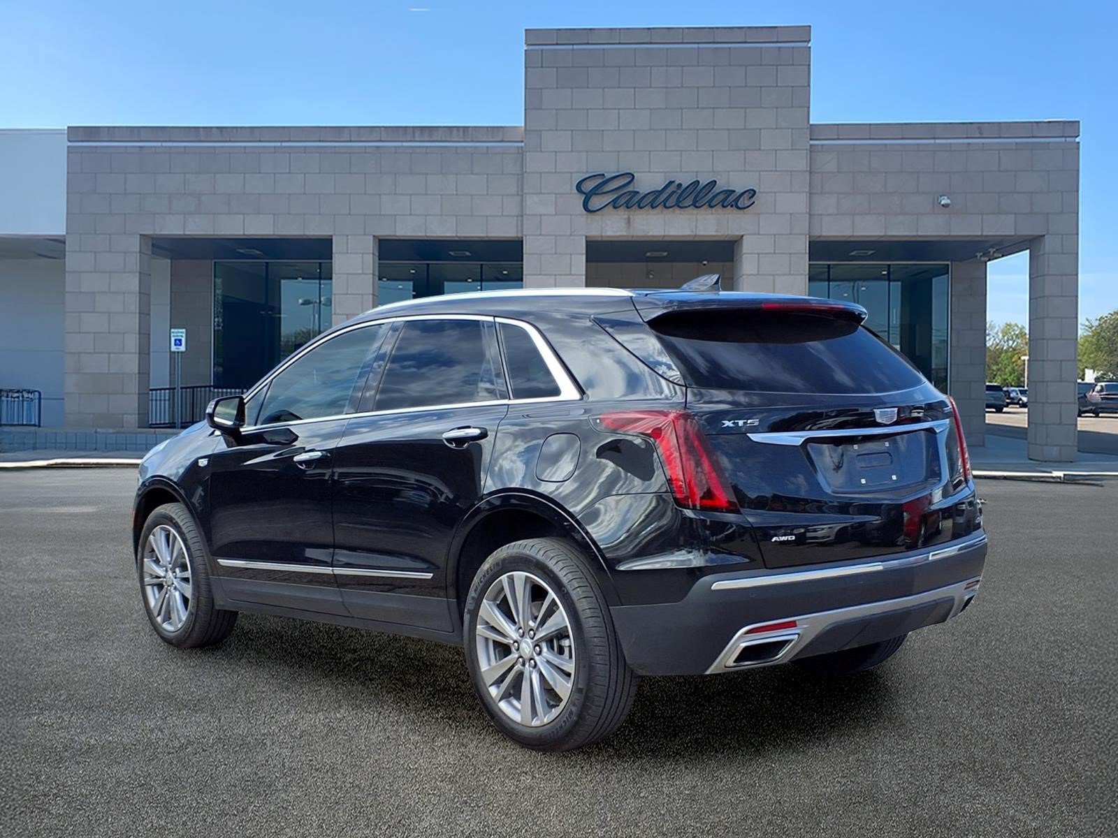 Used 2024 Cadillac XT5 Premium Luxury AWD/4WD image 6