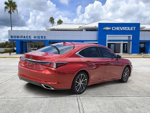 Used 2022 Lexus ES 350 w/ Premium Package FWD image 4