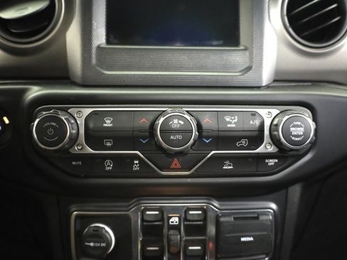 Used 2021 Jeep Wrangler Unlimited Sport image 22