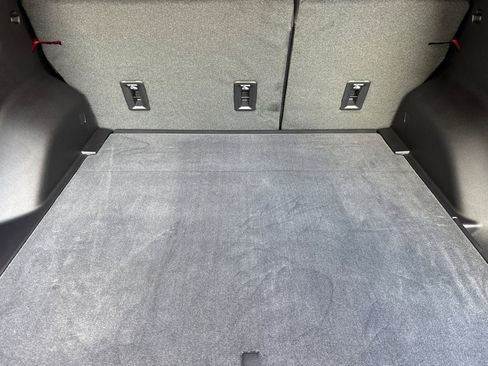 Used 2025 Chevrolet Equinox EV LT image 33